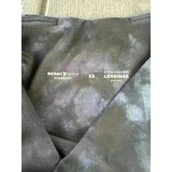 Old Navy Womens Powersoft Extra High Rise Galaxy Leggings Hidden Pocket Sz XS - Picture 9 of 10